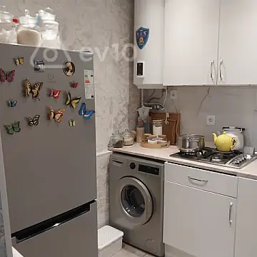 Kirayə verilir 2 otaqlı köhnə tikili 54 m²
