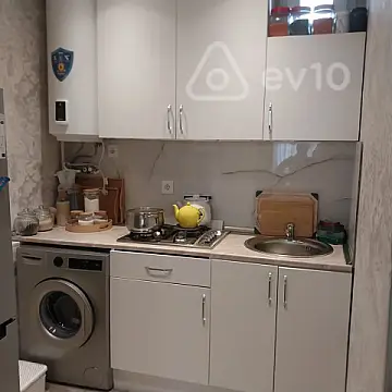 Kirayə verilir 2 otaqlı köhnə tikili 54 m²
