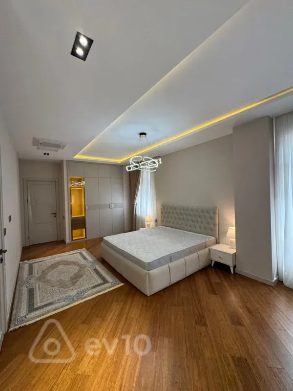 Satılır 4 otaqlı yeni tikili 214 m²