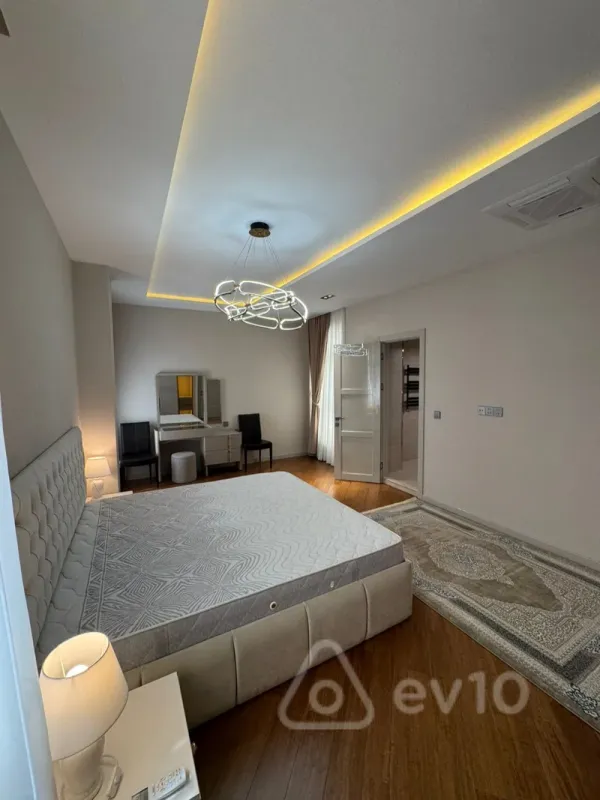 Satılır 4 otaqlı yeni tikili 214 m²