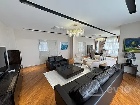 Satılır 4 otaqlı yeni tikili 214 m²