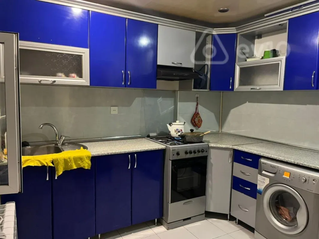 Kirayə verilir 2 otaqlı köhnə tikili 70 m²