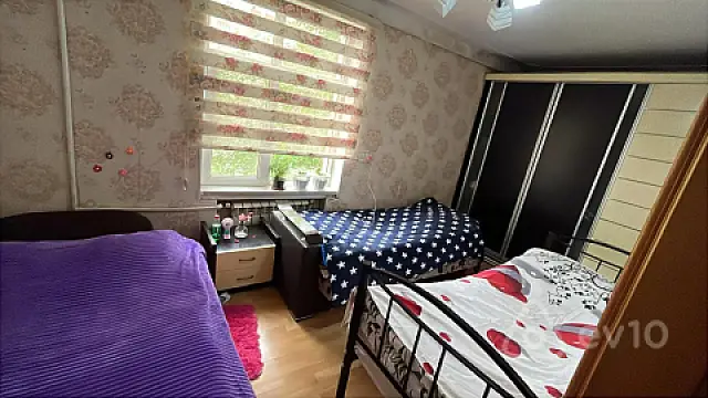 Kirayə verilir 2 otaqlı köhnə tikili 70 m²