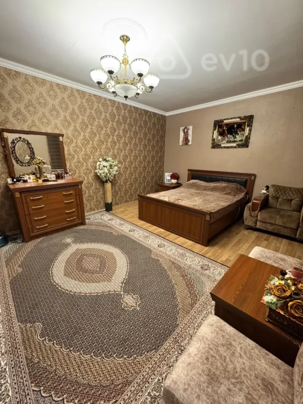 Satılır 4 otaqlı həyət evi 120 m²