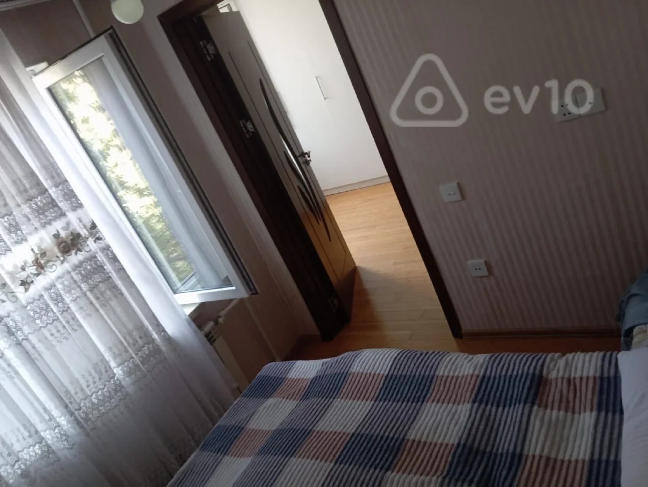 Kirayə verilir 2 otaqlı köhnə tikili 65 m²