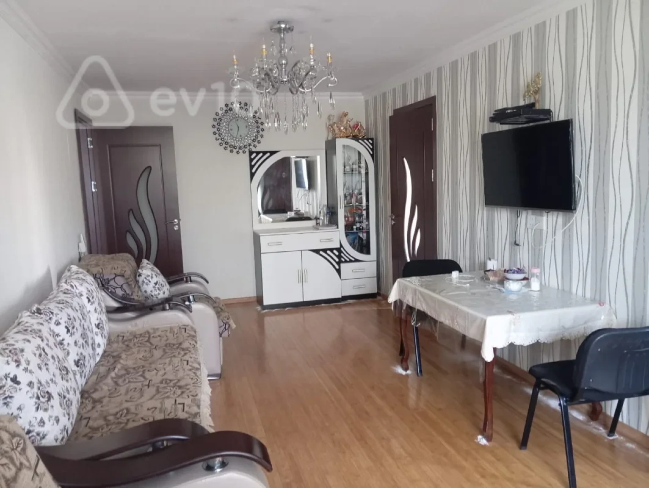 Kirayə verilir 2 otaqlı köhnə tikili 65 m²