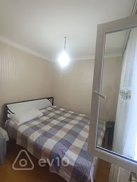 Kirayə verilir 2 otaqlı köhnə tikili 65 m²