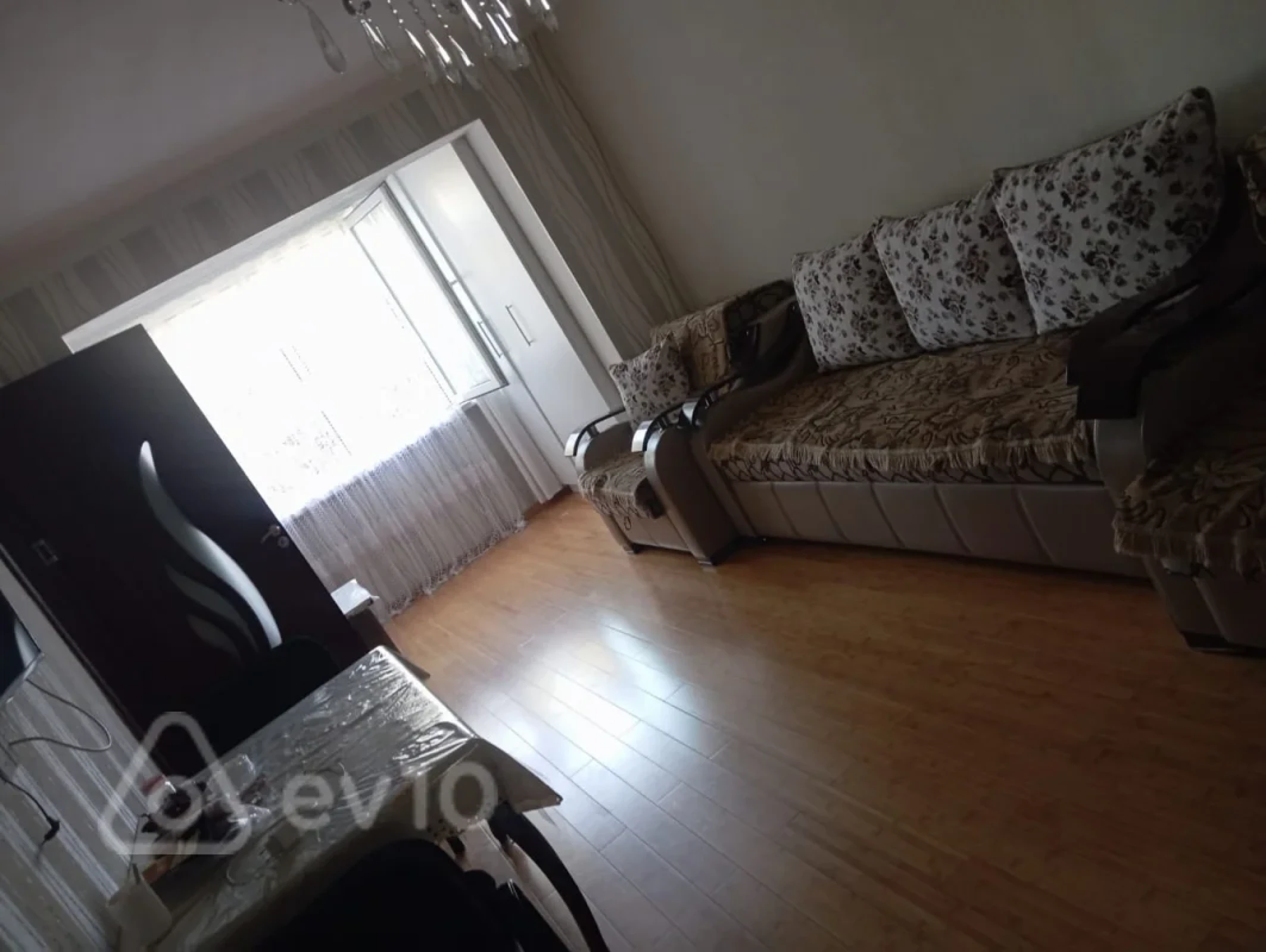 Kirayə verilir 2 otaqlı köhnə tikili 65 m²