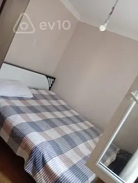 Kirayə verilir 2 otaqlı köhnə tikili 65 m²