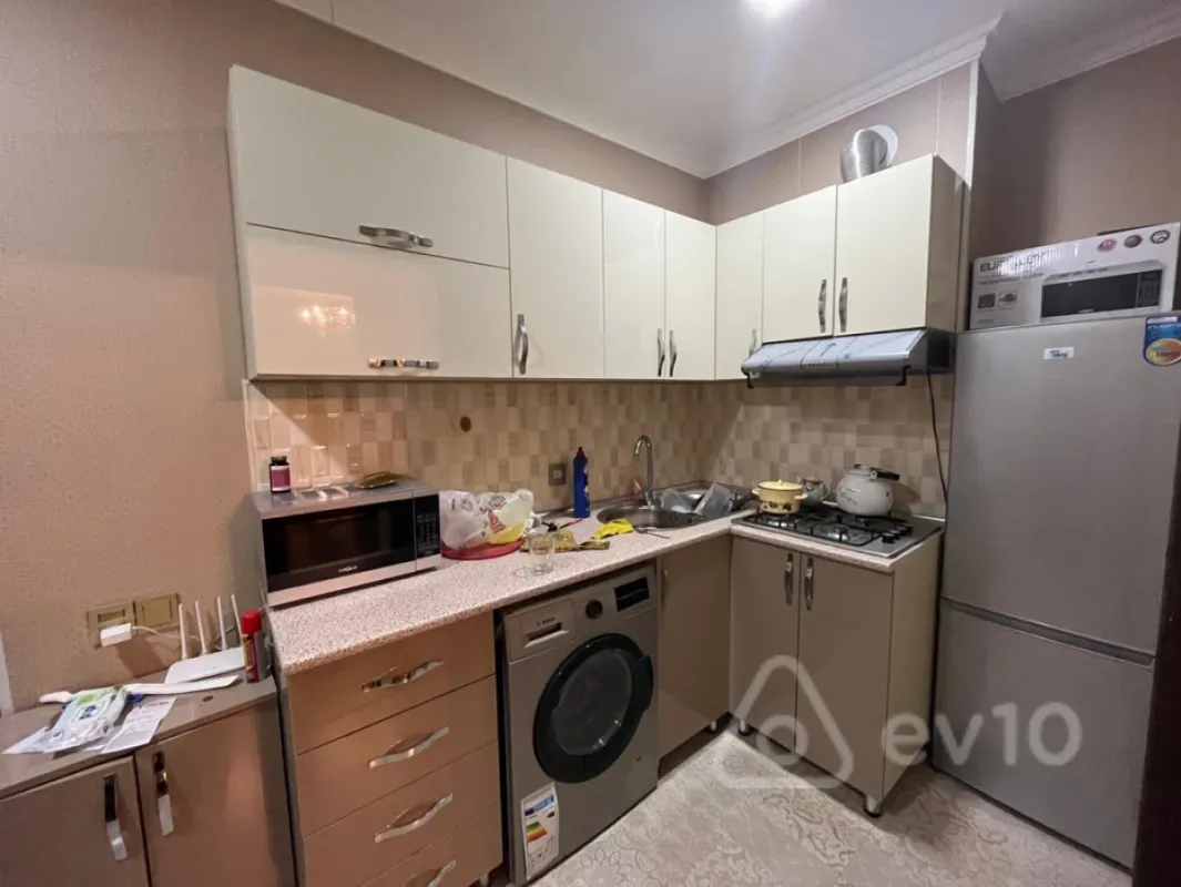 Kirayə verilir 2 otaqlı yeni tikili 50 m²