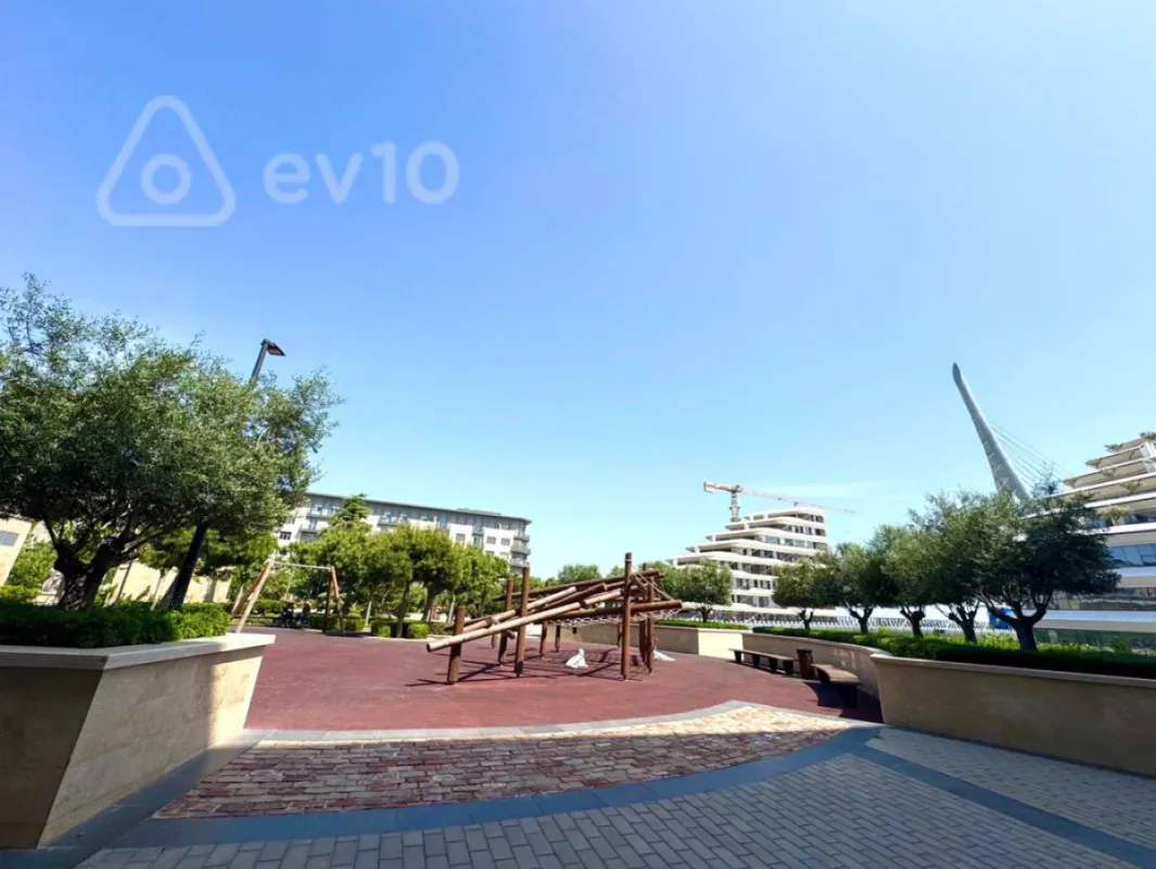 Kirayə verilir 5 otaqlı yeni tikili 275 m²