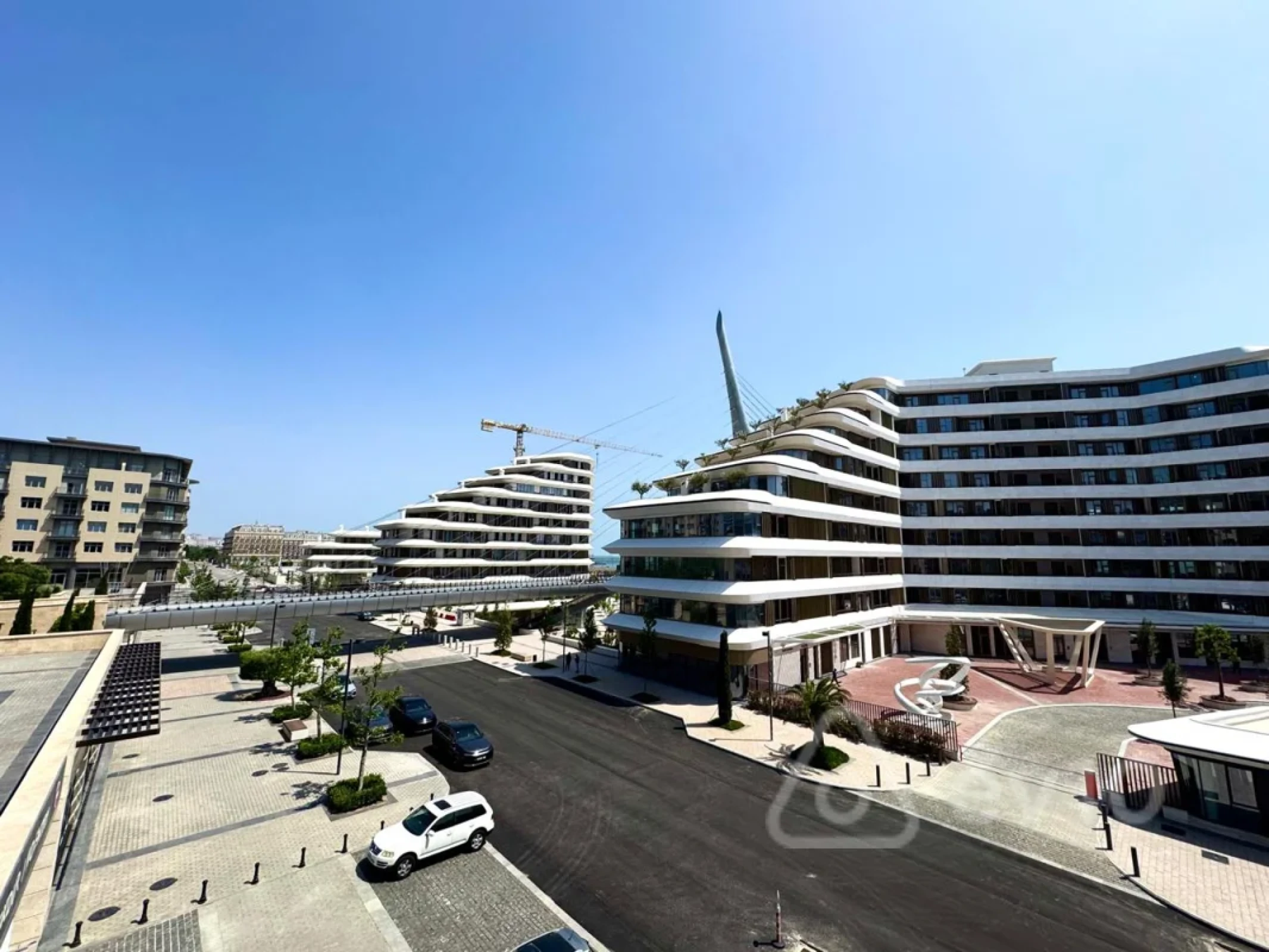 Kirayə verilir 5 otaqlı yeni tikili 275 m²