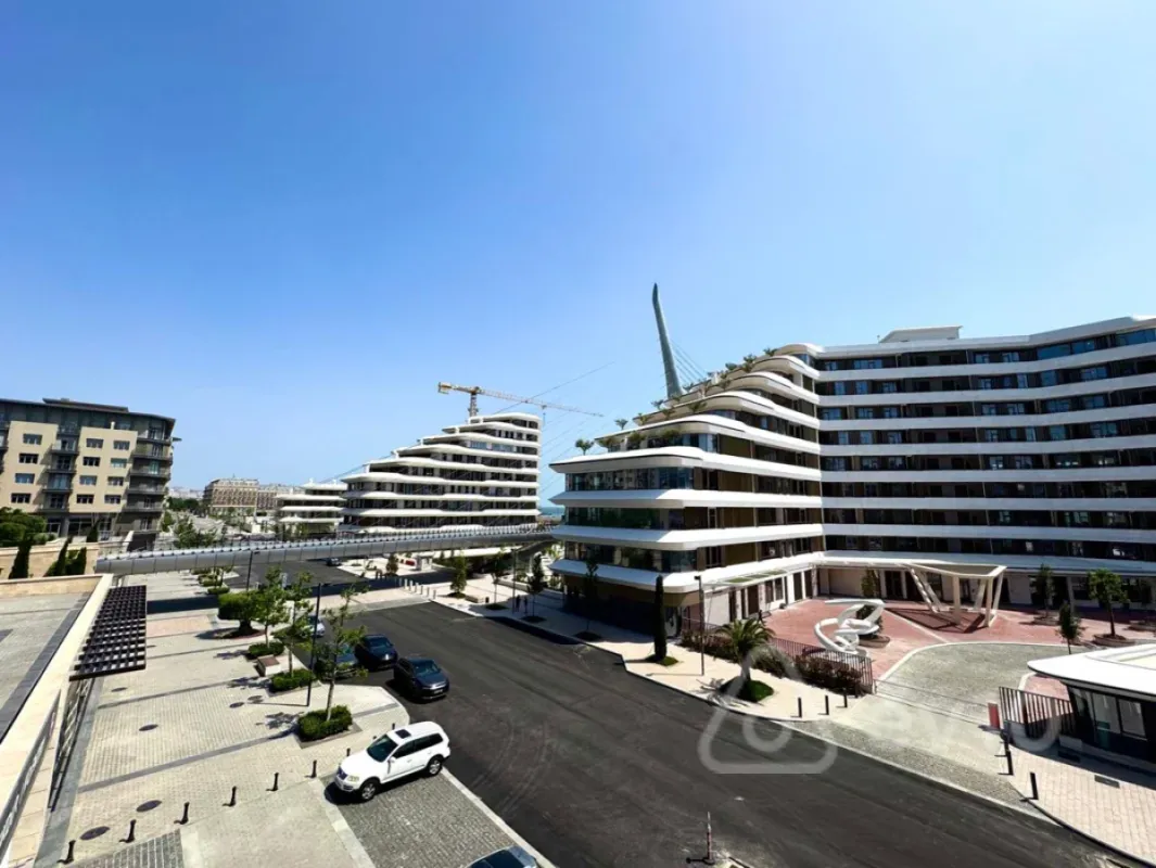 Kirayə verilir 5 otaqlı yeni tikili 275 m²