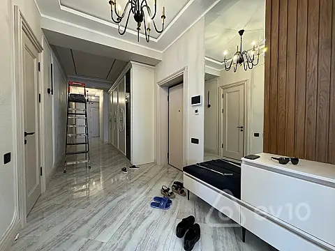 Kirayə verilir 5 otaqlı yeni tikili 275 m²