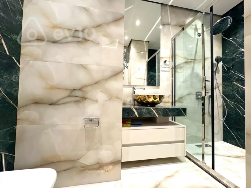 Kirayə verilir 5 otaqlı yeni tikili 275 m²