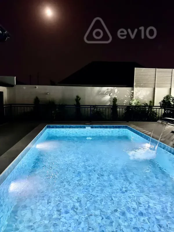 Satılır 4 otaqlı həyət evi 600 m²