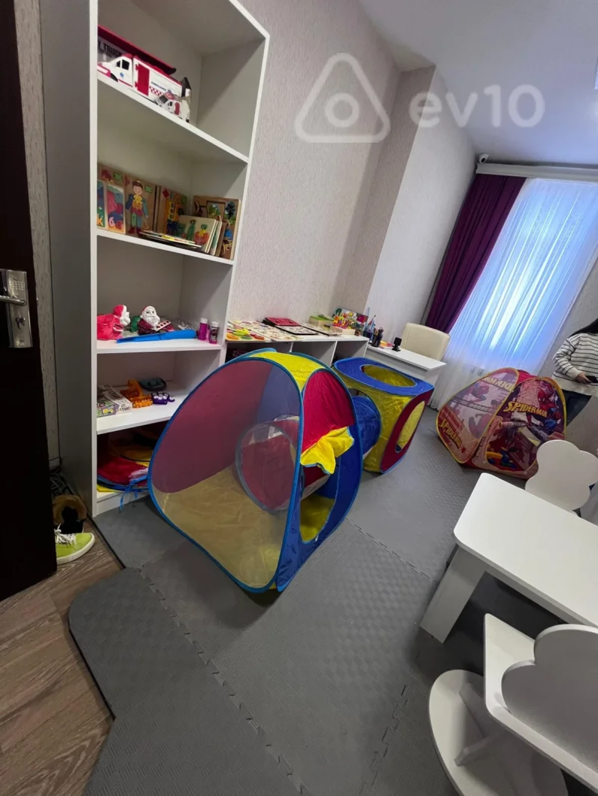 Kirayə verilir mənzil 1100 m²