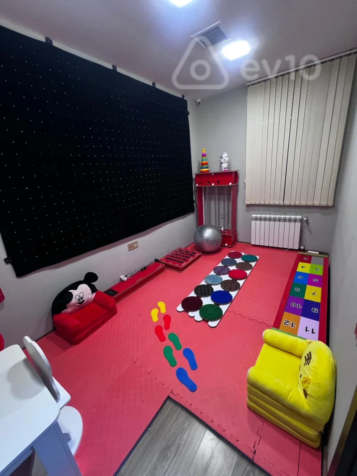 Kirayə verilir mənzil 1100 m²