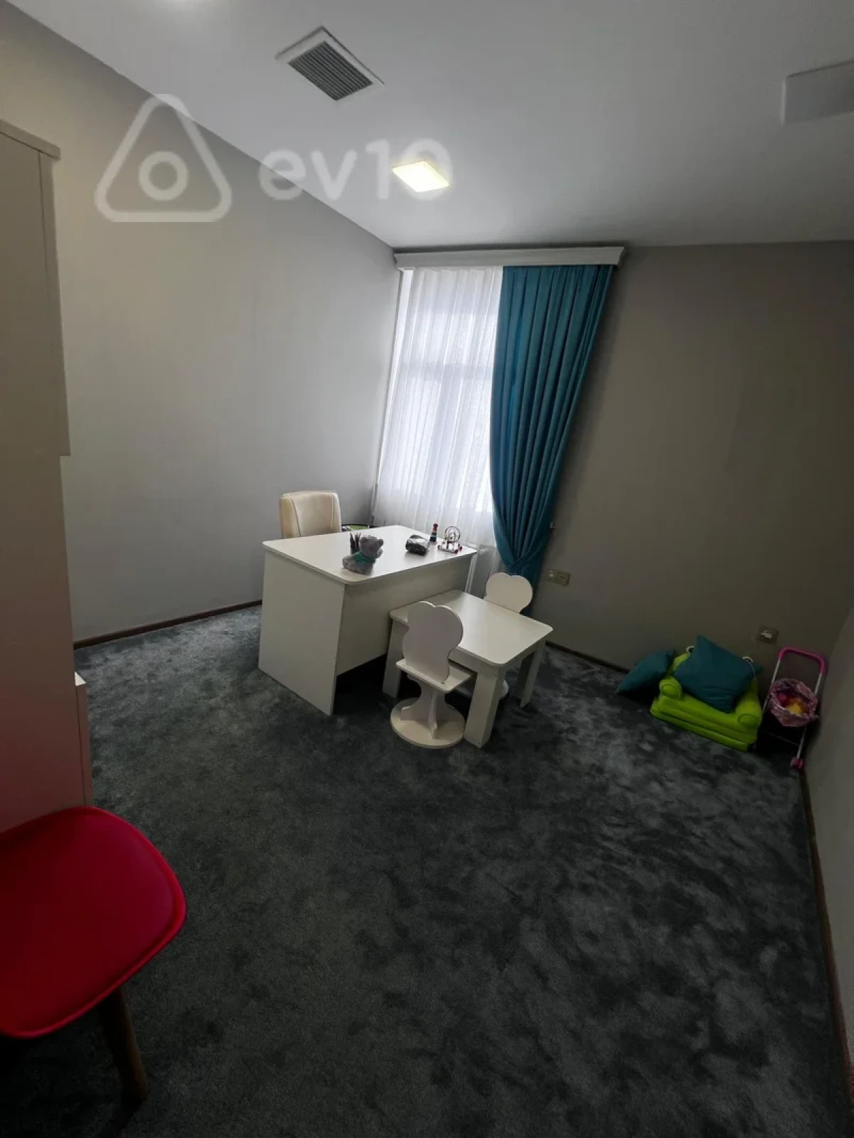 Kirayə verilir mənzil 1100 m²