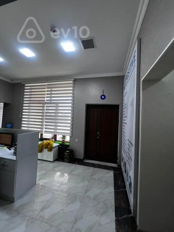 Kirayə verilir mənzil 1100 m²