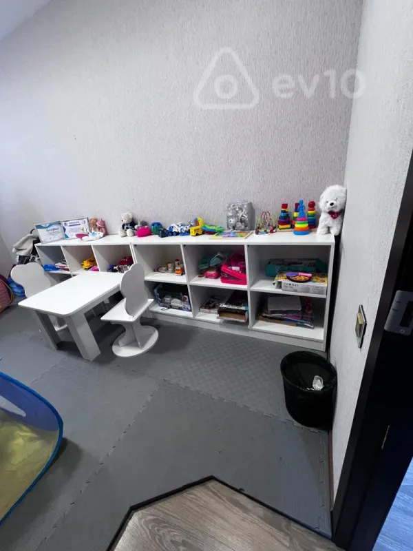 Kirayə verilir mənzil 1100 m²