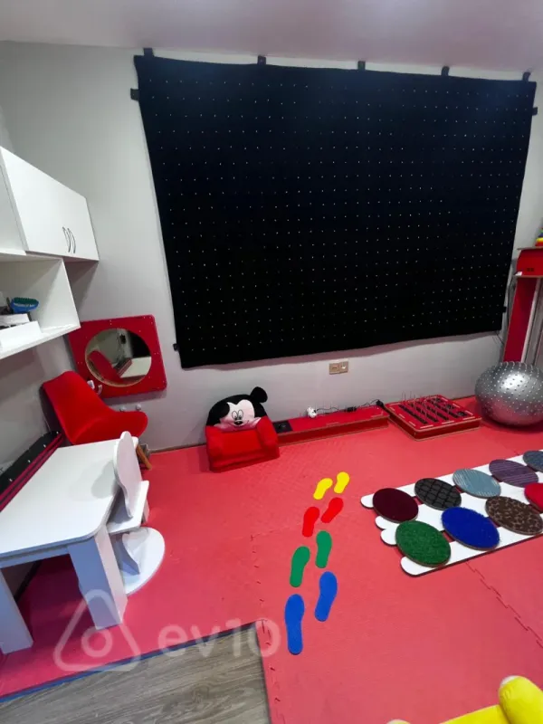 Kirayə verilir mənzil 1100 m²