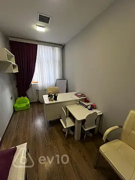 Kirayə verilir mənzil 1100 m²
