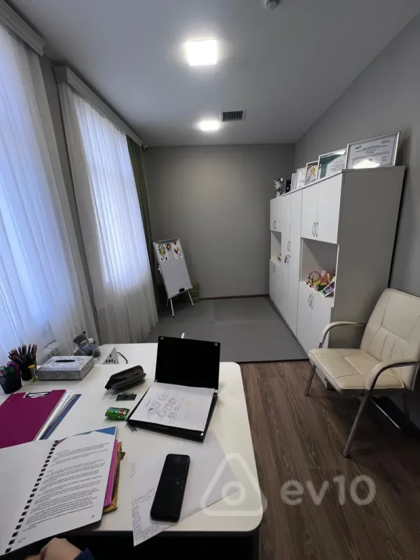 Kirayə verilir mənzil 1100 m²