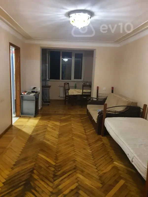 Satılır 2 otaqlı köhnə tikili 48 m²