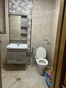 Kirayə verilir 3 otaqlı köhnə tikili 90 m²