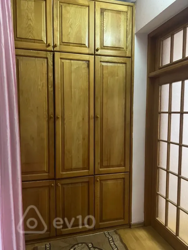 Kirayə verilir 3 otaqlı köhnə tikili 90 m²