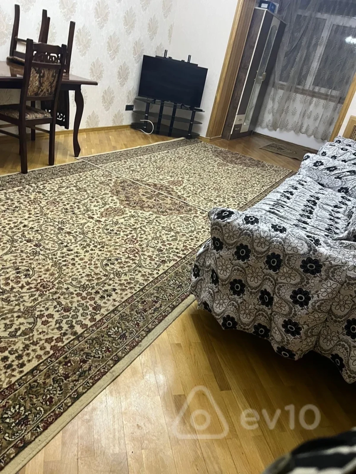 Kirayə verilir 3 otaqlı köhnə tikili 90 m²