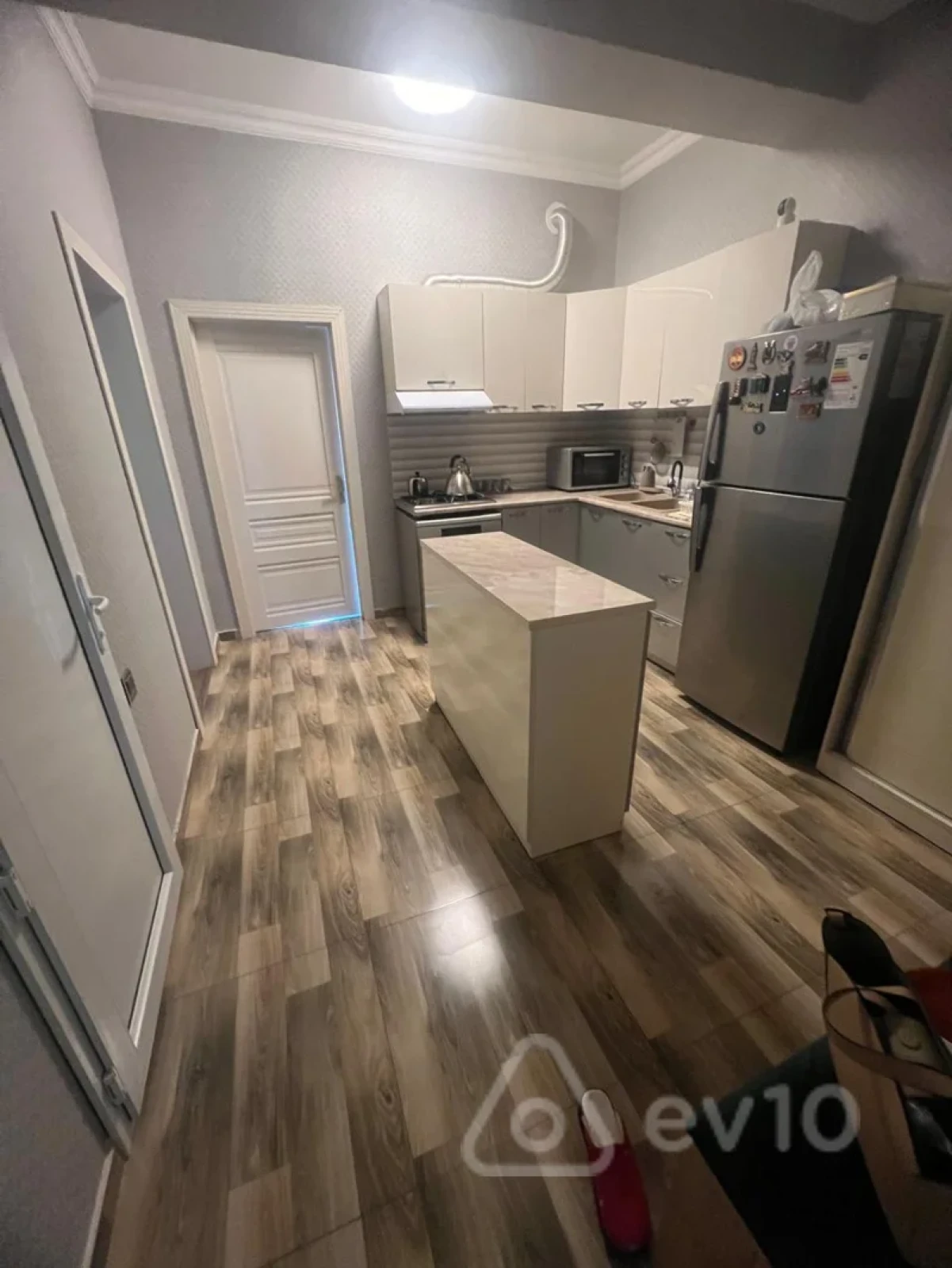 Satılır 2 otaqlı yeni tikili 75 m²
