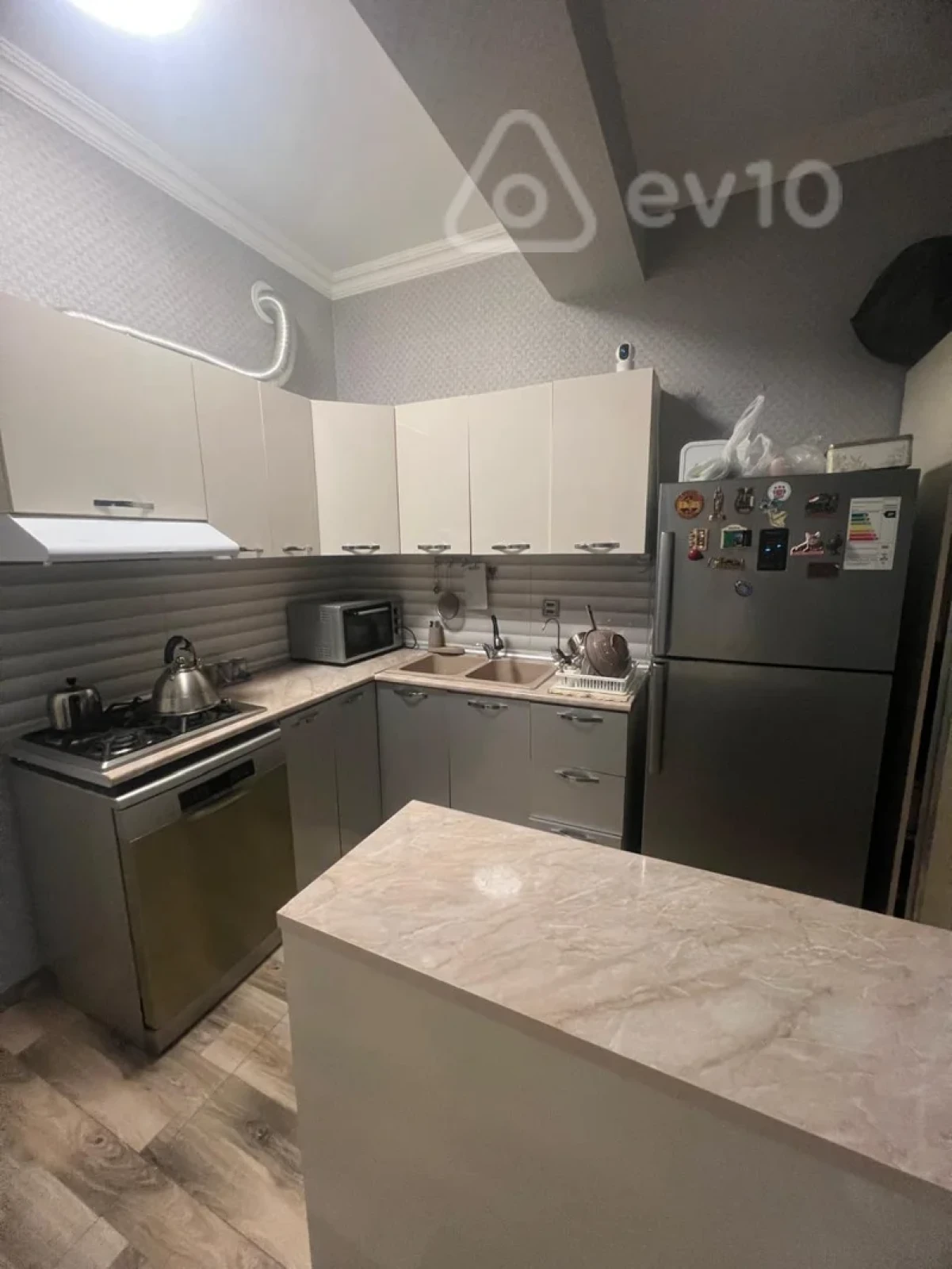 Satılır 2 otaqlı yeni tikili 75 m²