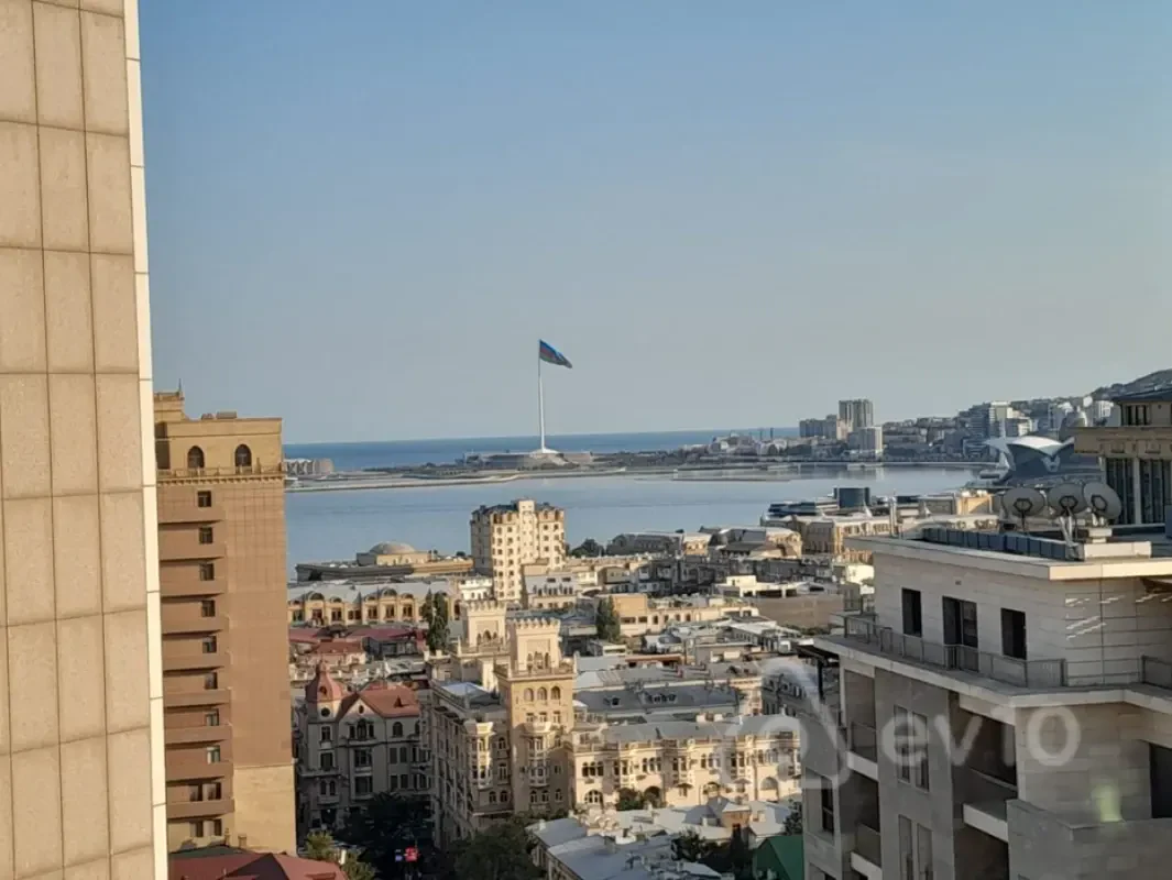 Kirayə verilir 4 otaqlı ofis 220 m²