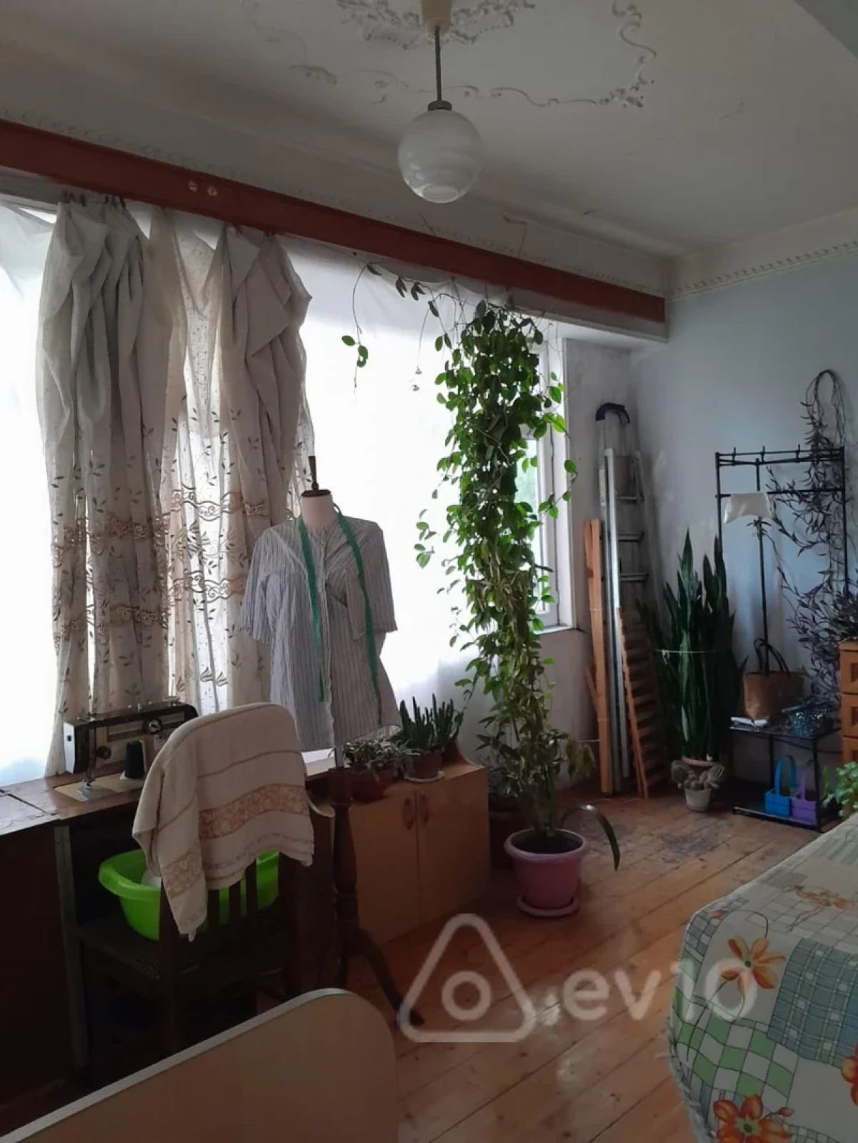 Satılır 5 otaqlı köhnə tikili 100 m²