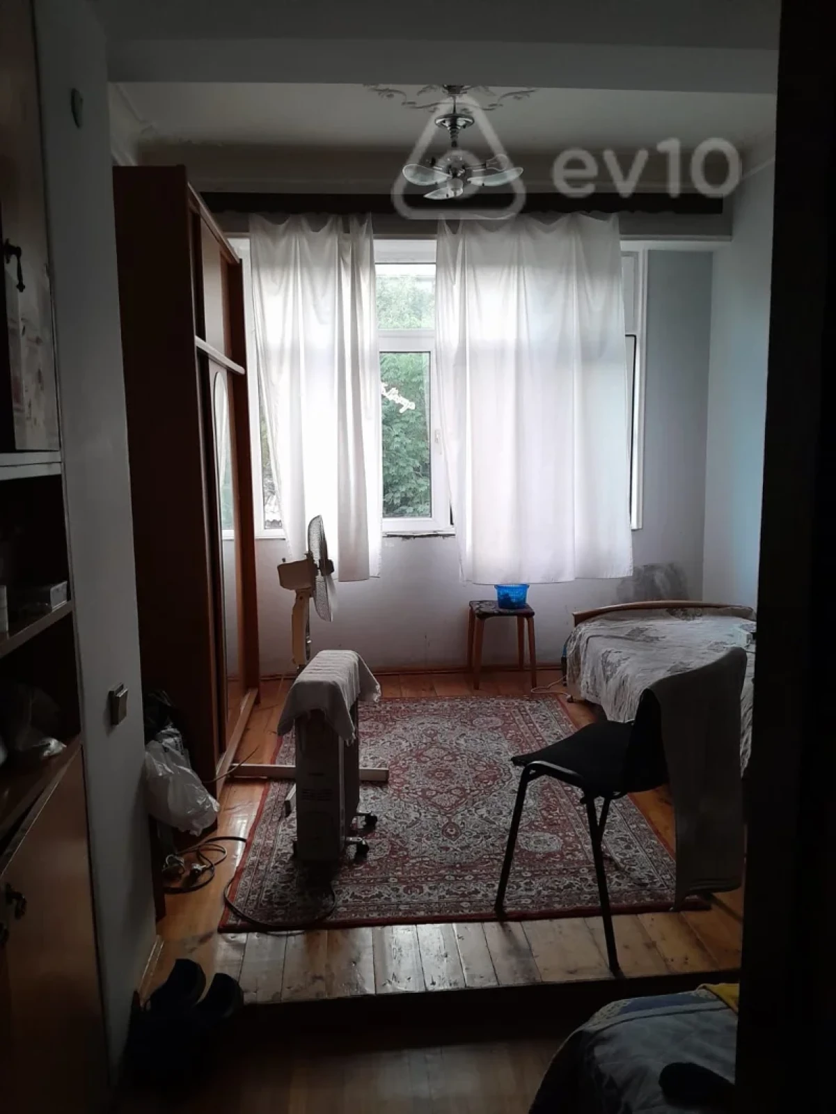 Satılır 5 otaqlı köhnə tikili 100 m²