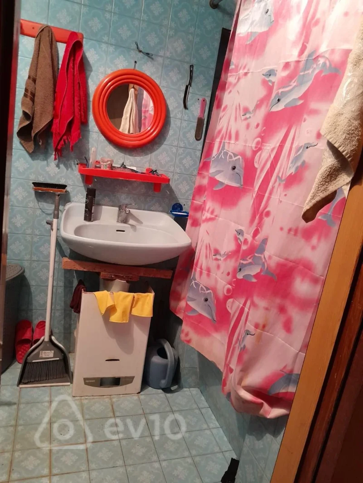 Satılır 5 otaqlı köhnə tikili 100 m²