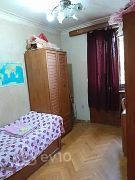 Satılır 5 otaqlı köhnə tikili 100 m²