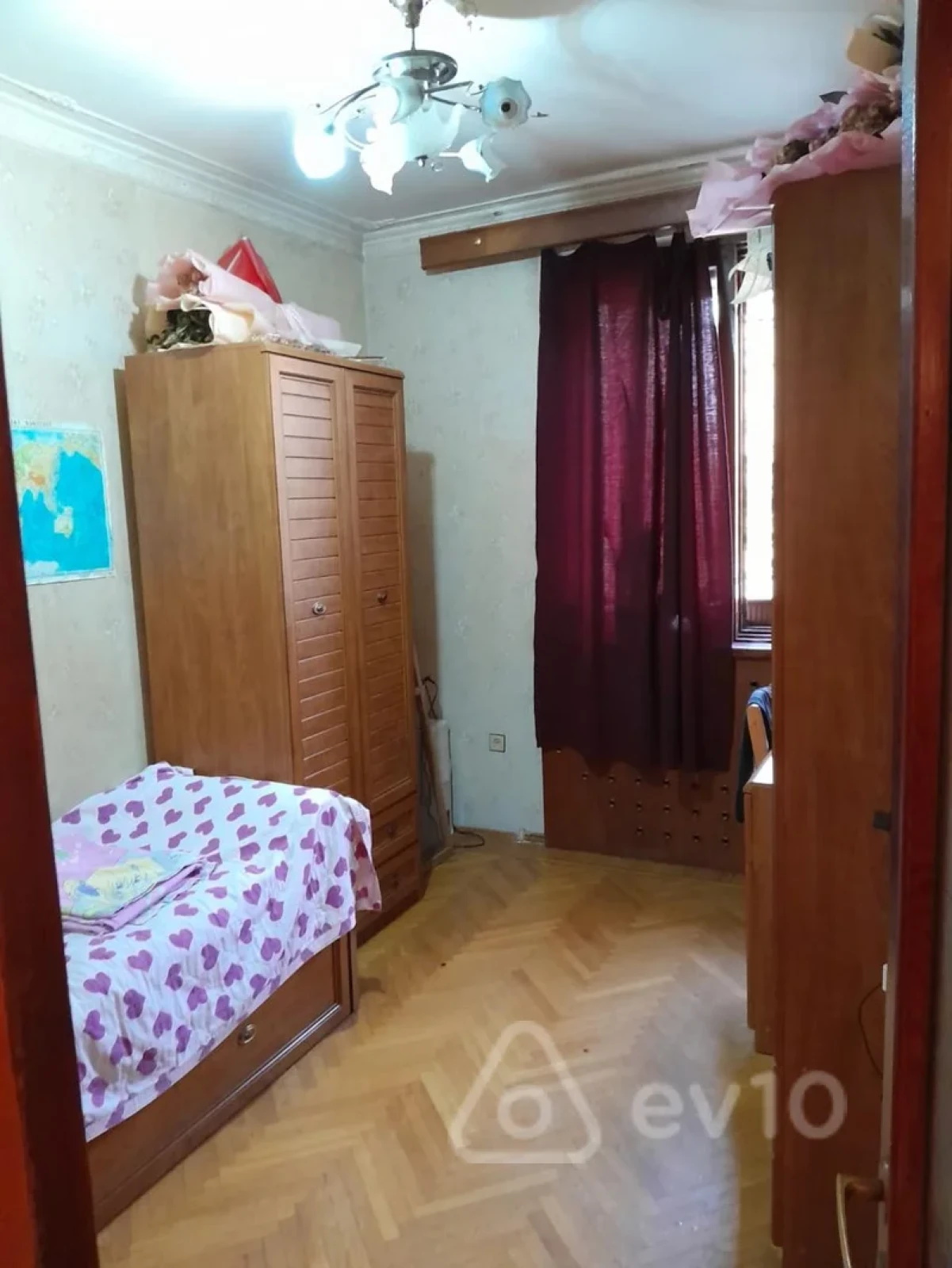 Satılır 5 otaqlı köhnə tikili 100 m²