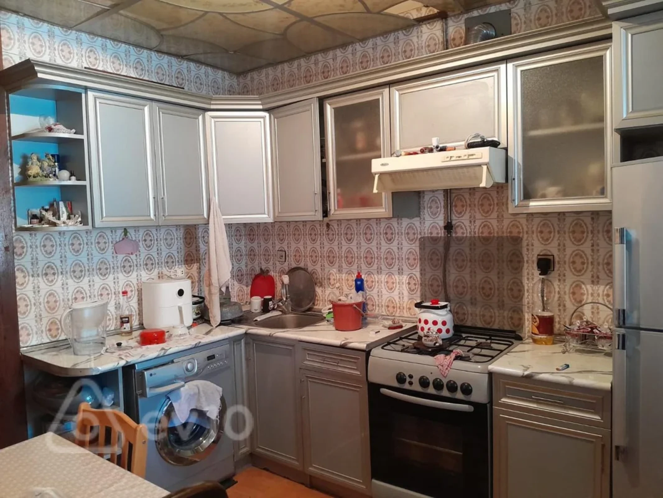 Satılır 5 otaqlı köhnə tikili 100 m²