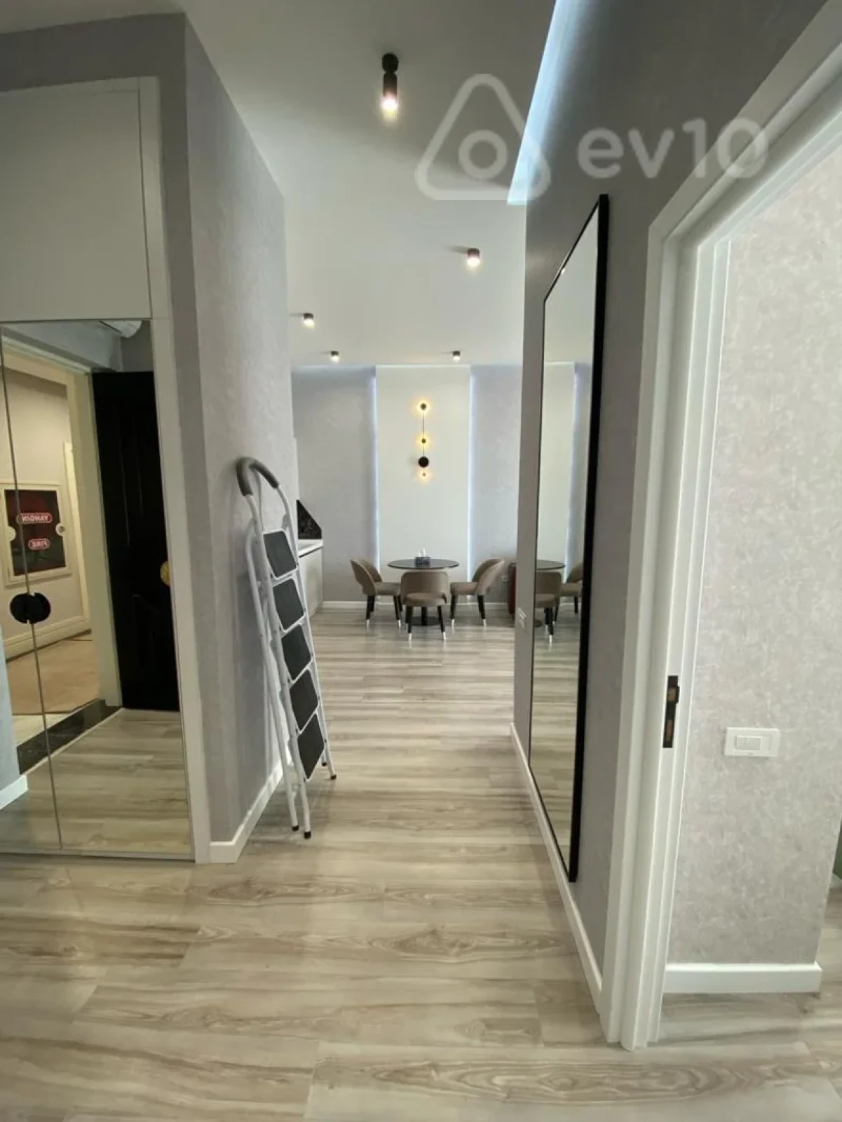 Kirayə verilir 3 otaqlı yeni tikili 75 m²