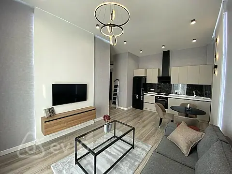 Kirayə verilir 3 otaqlı yeni tikili 75 m²