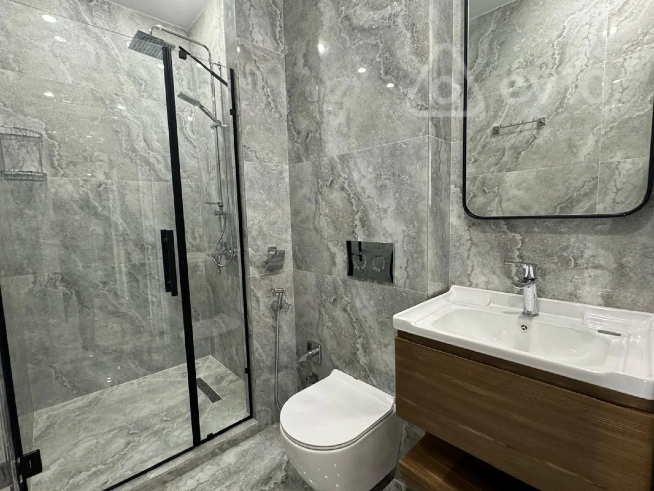 Kirayə verilir 3 otaqlı yeni tikili 75 m²