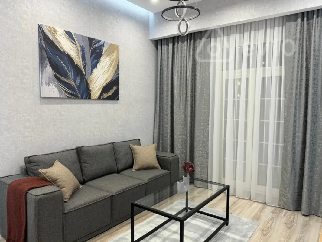 Kirayə verilir 3 otaqlı yeni tikili 75 m²