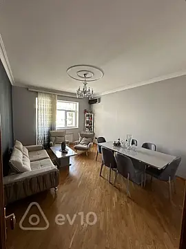 Kirayə verilir 4 otaqlı köhnə tikili 120 m²