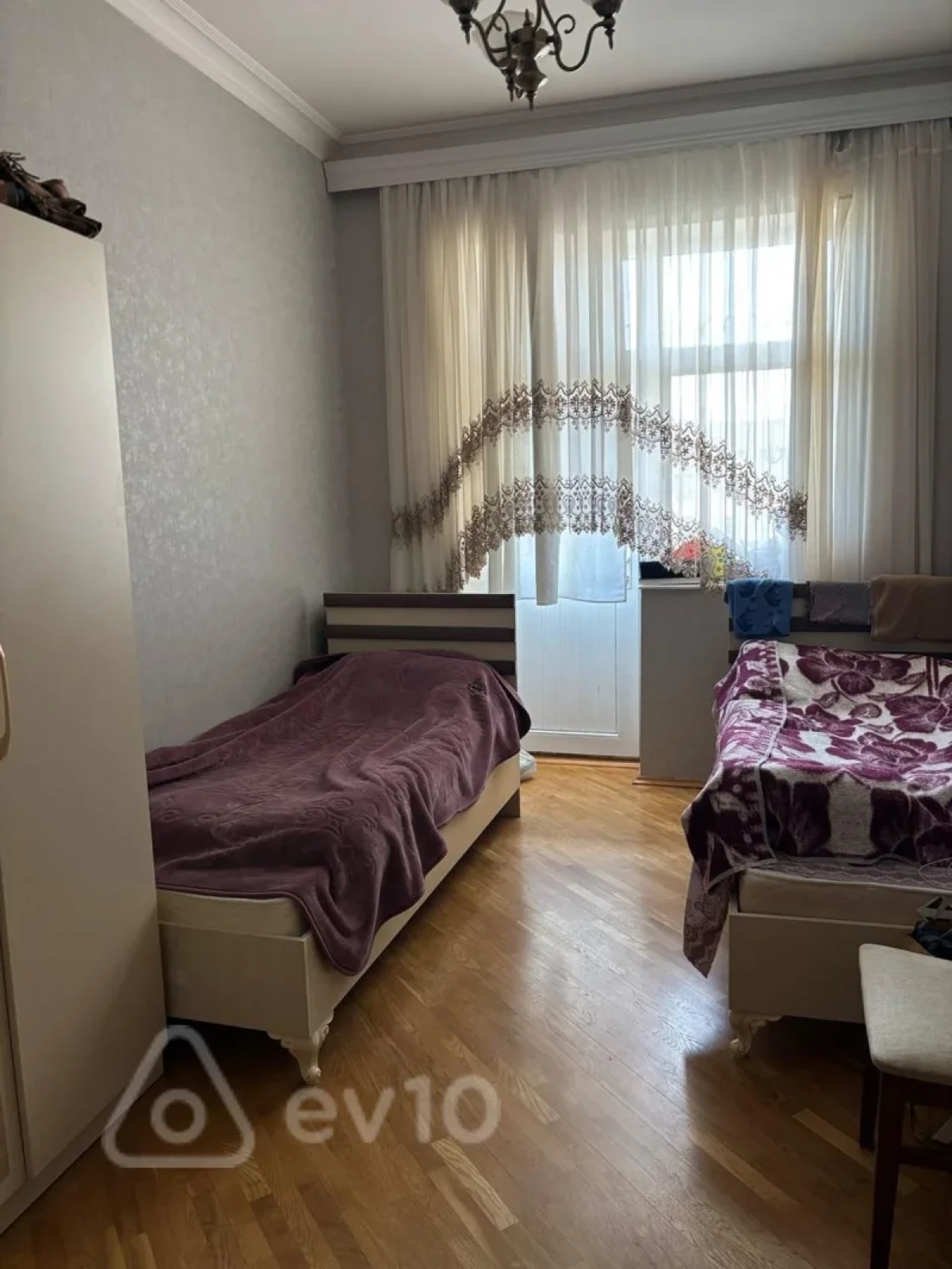 Kirayə verilir 4 otaqlı köhnə tikili 120 m²