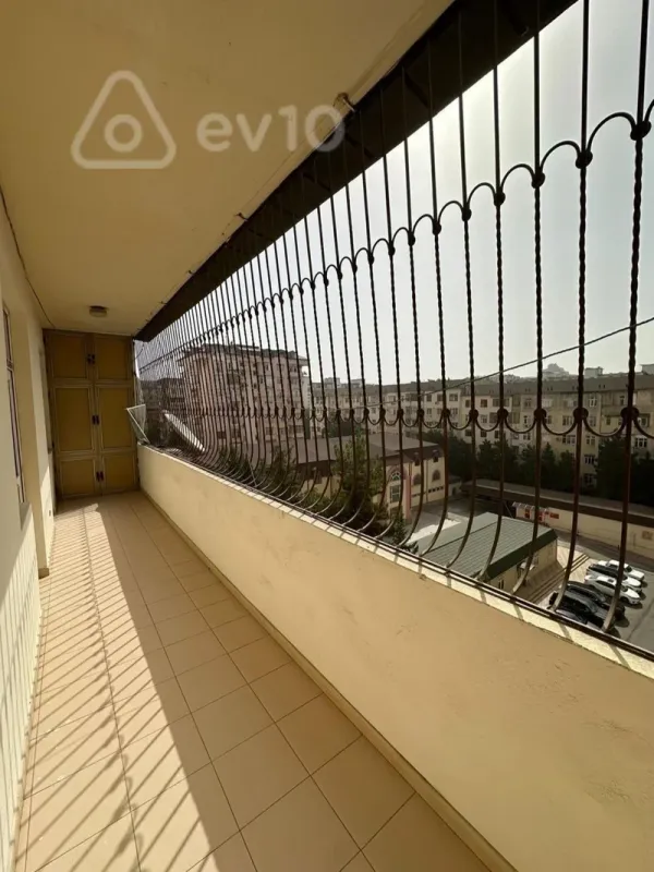 Kirayə verilir 4 otaqlı köhnə tikili 120 m²