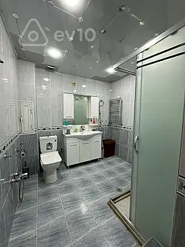 Kirayə verilir 4 otaqlı köhnə tikili 120 m²