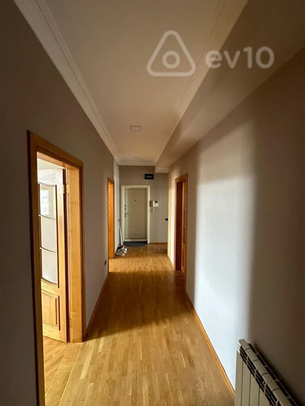 Kirayə verilir 4 otaqlı köhnə tikili 120 m²